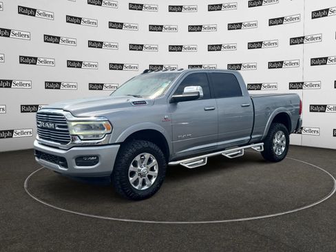 Used 2022 RAM 2500 Laramie AWD/4WD image 2