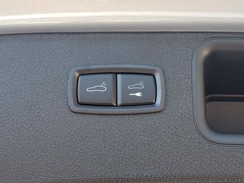 Certified 2025 Porsche Macan image 25