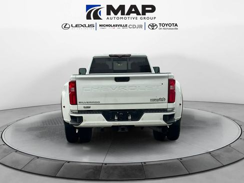Used 2022 Chevrolet Silverado 3500 High Country w/ Technology Package AWD/4WD image 4