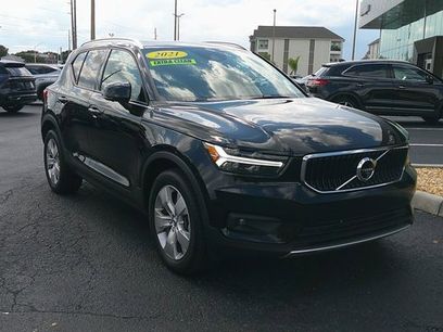 Used 2021 Volvo XC40 T5 Momentum