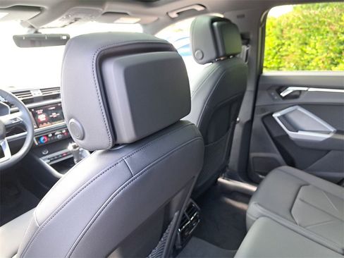 New 2025 Audi Q3 2.0T Premium image 26