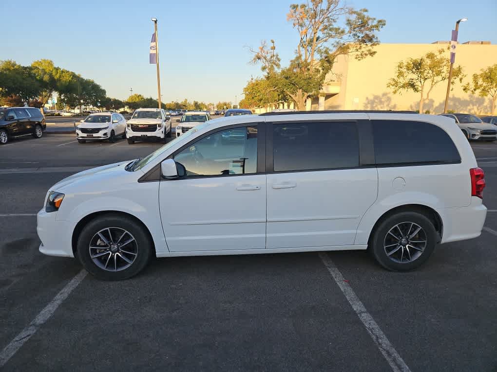 Used 2016 Dodge Grand Caravan R/T FWD image 4