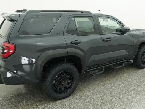 New 2026 Toyota 4Runner SR5 AWD/4WD image 9