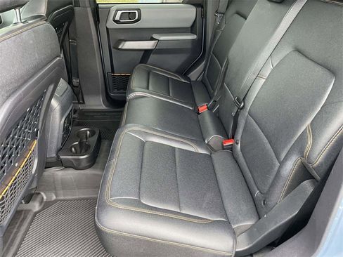 Used 2023 Ford Bronco Badlands image 12