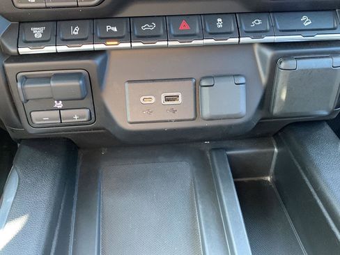 Used 2022 GMC Sierra 3500 SLT w/ SLT Premium Package image 14