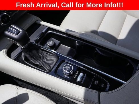 Used 2020 Volvo XC90 T6 Momentum AWD/4WD image 31