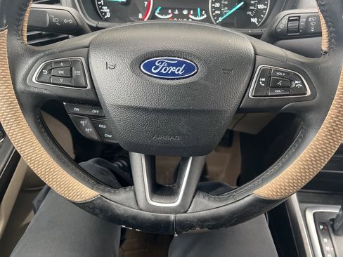 Used 2019 Ford EcoSport SE image 9