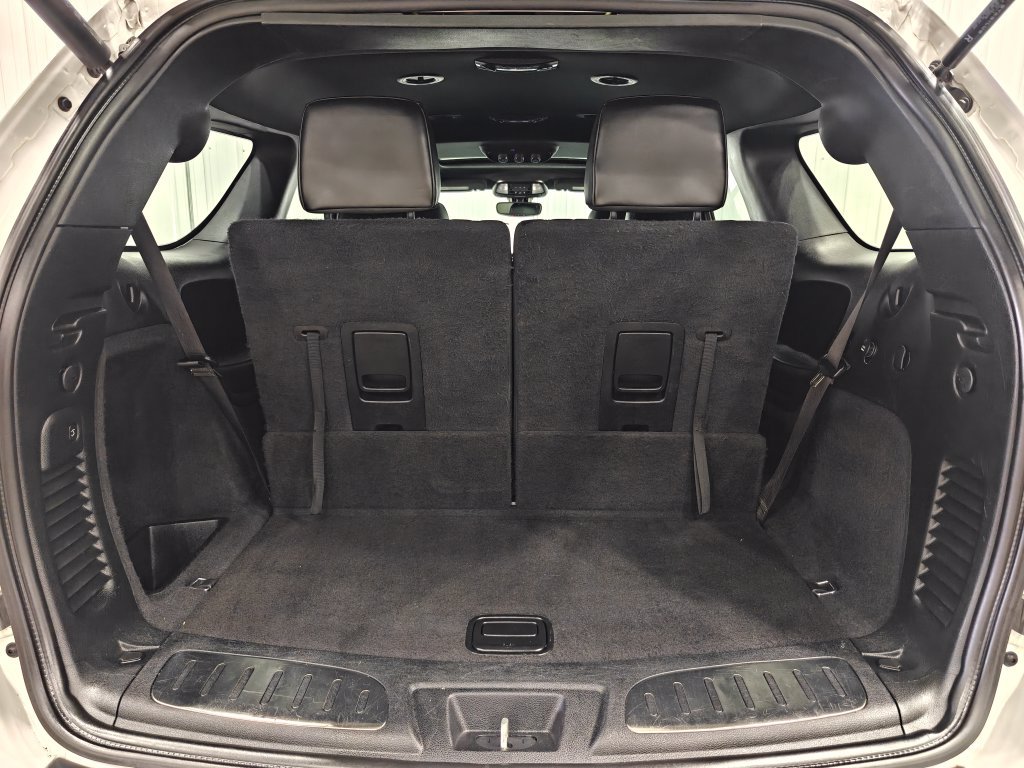 Used 2022 Dodge Durango R/T w/ Blacktop Package AWD/4WD image 36