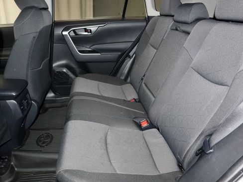 Used 2025 Toyota RAV4 XLE AWD/4WD image 22