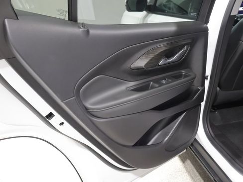 Used 2024 GMC Terrain SLT AWD/4WD image 19