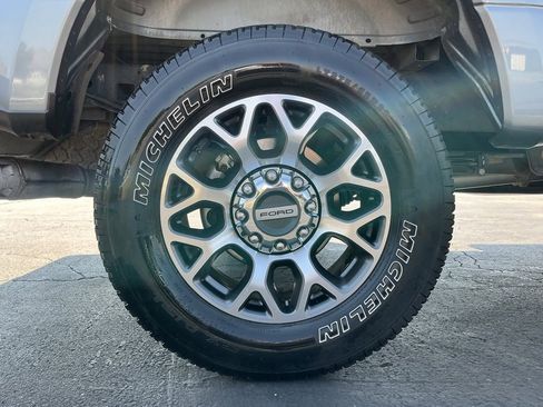 Used 2022 Ford F250 Lariat w/ Lariat Value Package image 30