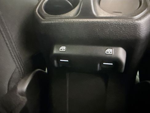 Used 2019 Jeep Wrangler Unlimited Sport S image 31