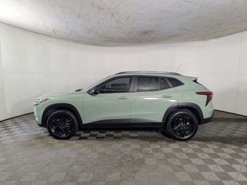 Certified 2025 Chevrolet Trax ACTIV w/ Driver Confidence Package image 3