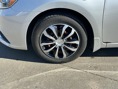 Used 2018 Nissan Sentra S image 3