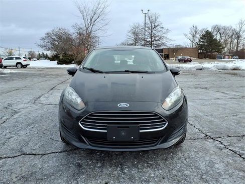 Used 2015 Ford Fiesta SE image 2