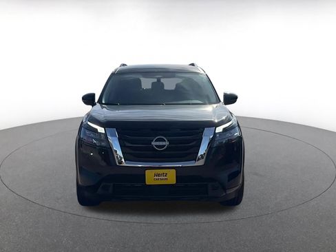 Used 2025 Nissan Pathfinder SV image 11