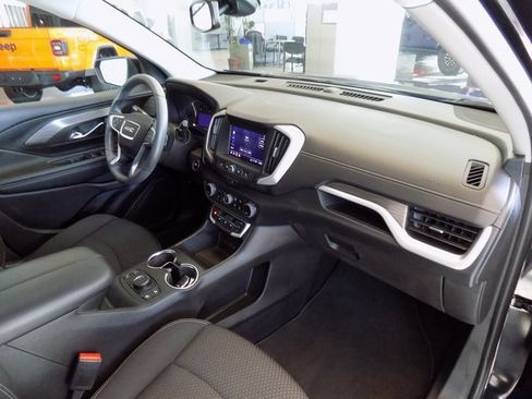 Used 2023 GMC Terrain SLE w/ Driver Convenience Package image 20