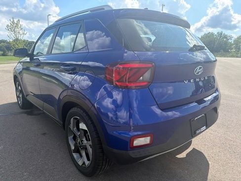 Used 2021 Hyundai Venue SEL FWD image 10