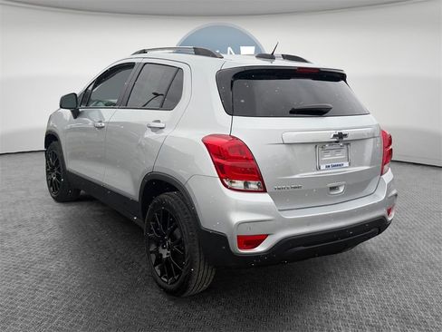 Certified 2022 Chevrolet Trax LT w/ Driver Confidence Package image 6