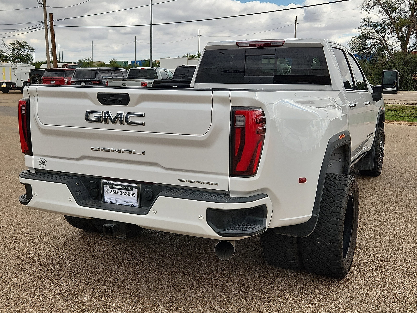 Used 2024 GMC Sierra 3500 Denali Ultimate AWD/4WD image 4