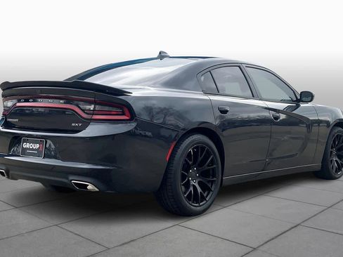 Used 2017 Dodge Charger SXT w/ Driver Confidence Group image 12