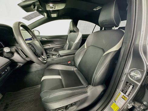 Used 2025 Toyota Camry SE FWD image 20