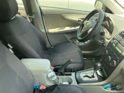 Used 2010 Toyota Corolla LE FWD image 3