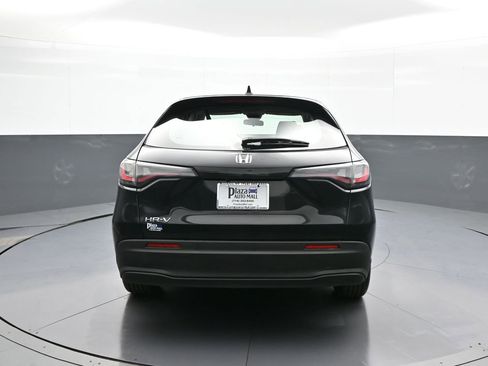 Used 2023 Honda HR-V LX image 7
