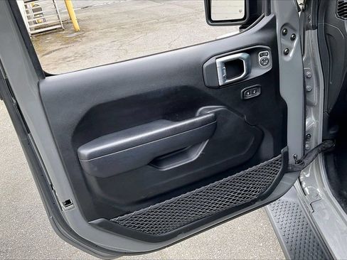 Used 2022 Jeep Wrangler Unlimited Sport AWD/4WD image 27