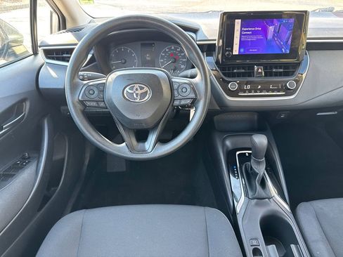 Used 2025 Toyota Corolla LE image 23