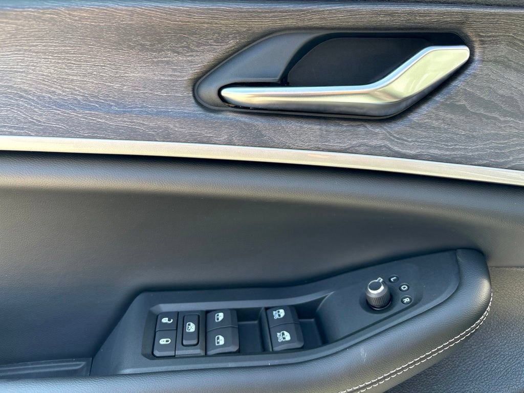New 2026 Jeep Grand Cherokee Altitude AWD/4WD image 10