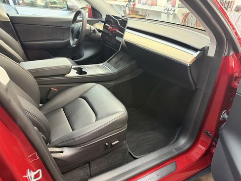 Used 2022 Tesla Model Y Performance image 25