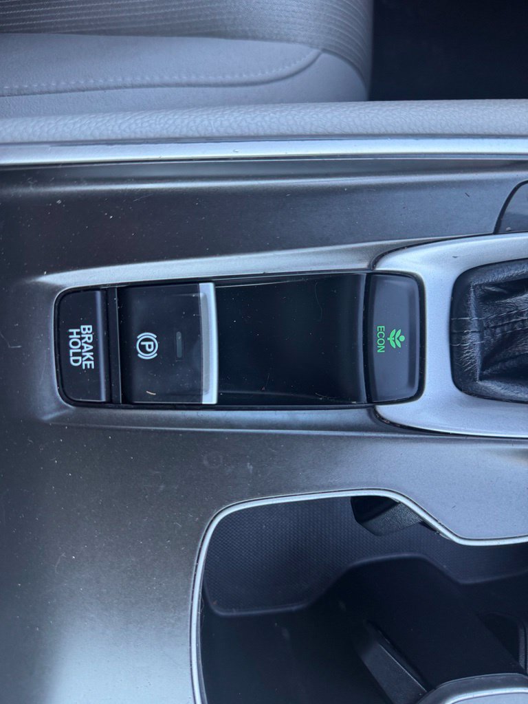 Used 2018 Honda Accord LX image 22