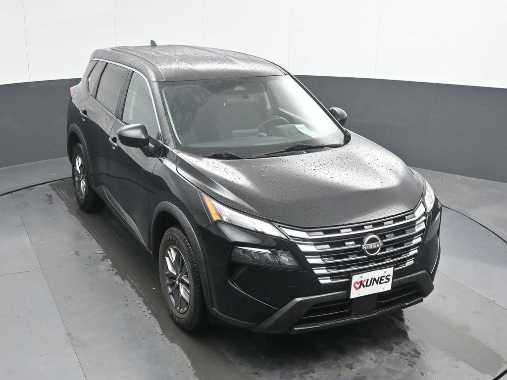 Used 2024 Nissan Rogue S AWD/4WD image 32