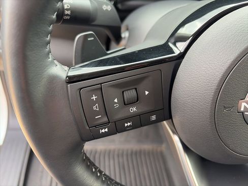 Certified 2024 Nissan Pathfinder SL image 13