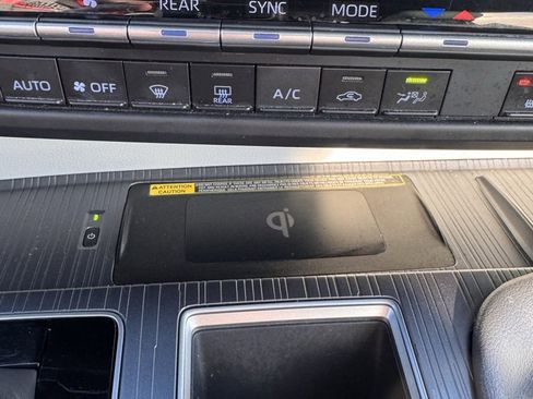 Used 2021 Toyota Sienna XSE image 23