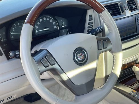 Used 2005 Cadillac XLR image 22