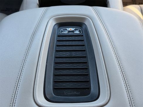 Used 2019 Cadillac Escalade ESV Luxury image 28