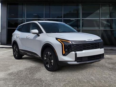 New 2026 Kia Sportage LX image 2