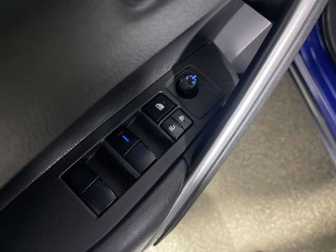 Certified 2022 Toyota Corolla Cross XLE image 16