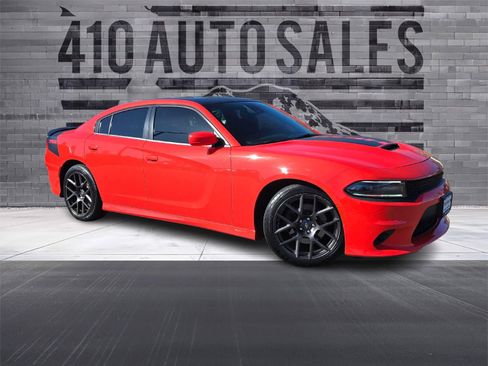 Used 2017 Dodge Charger R/T w/ Technology Group image 1