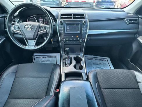 Used 2016 Toyota Camry SE FWD image 14