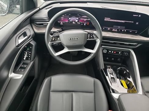 Used 2025 Audi Q5 Premium w/ Convenience Package AWD/4WD image 15