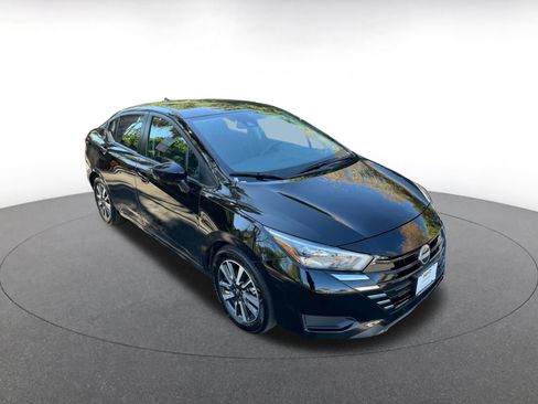Used 2025 Nissan Versa SV image 1