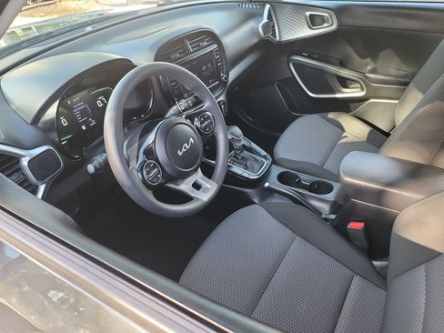Used 2024 Kia Soul LX w/ Option Group 015 image 5