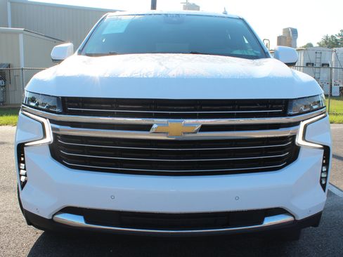 Used 2023 Chevrolet Suburban LT image 13