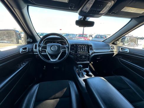 Used 2022 Jeep Grand Cherokee Laredo X image 48