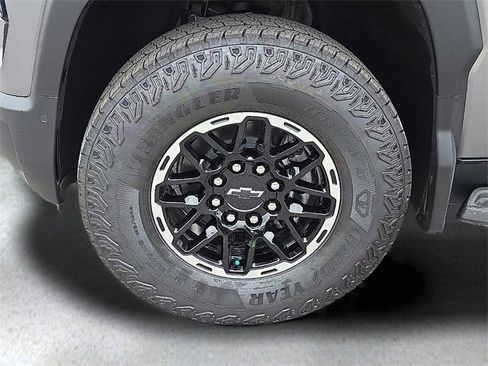 New 2026 Chevrolet Silverado EV Trail Boss image 9