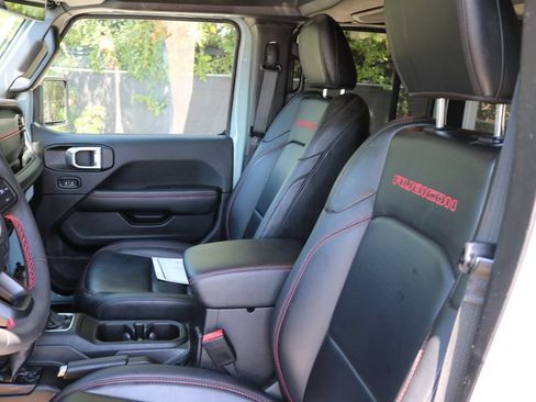 Used 2024 Jeep Wrangler Unlimited Rubicon AWD/4WD image 12