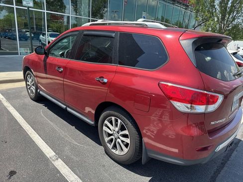 Used 2016 Nissan Pathfinder S FWD image 3